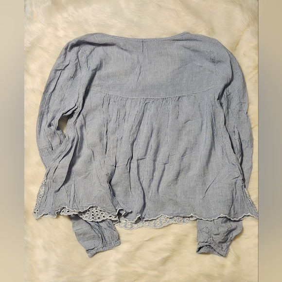 Top - Picture 2 of 3